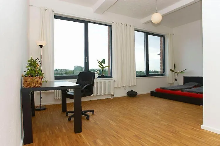 Spacious Studio Apartment Friedrichshain Berlin 0*,  Almanya